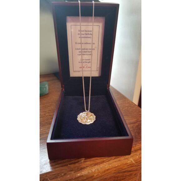 Mother's Medal of Honor Necklace .925 & 14k Gold in Gift Box - Picture 5 of 5